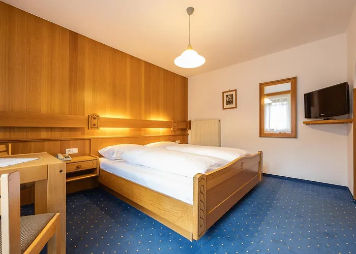 Haus Riedlsperger Guest house